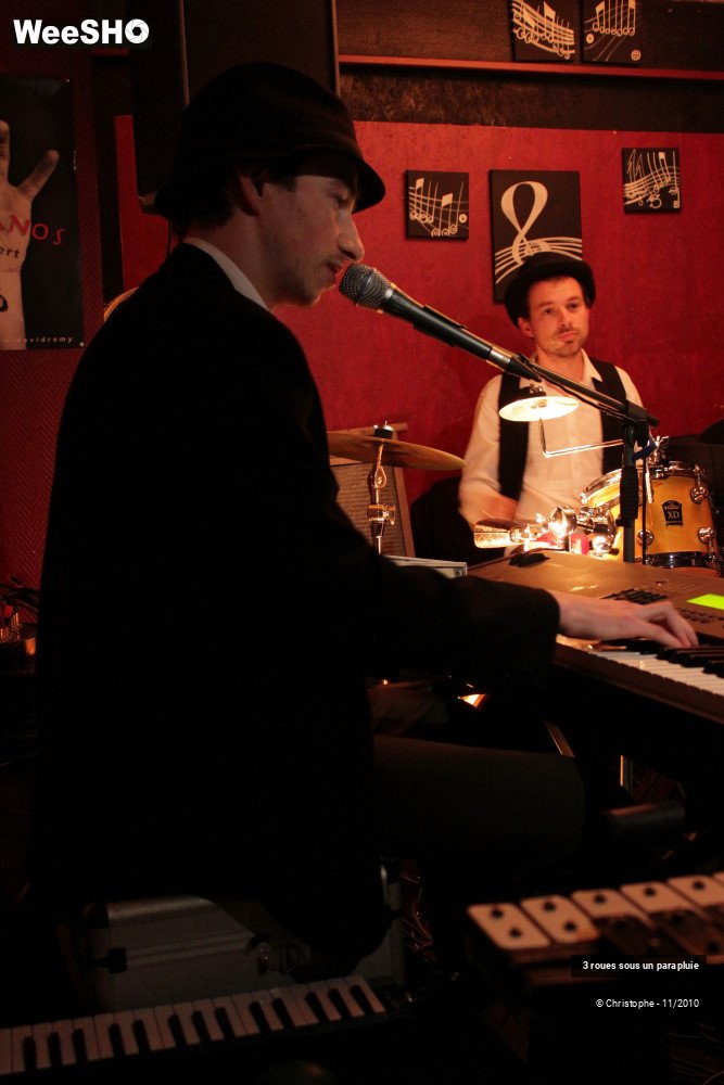 32/43 photos du spectacle 3 roues sous un parapluie