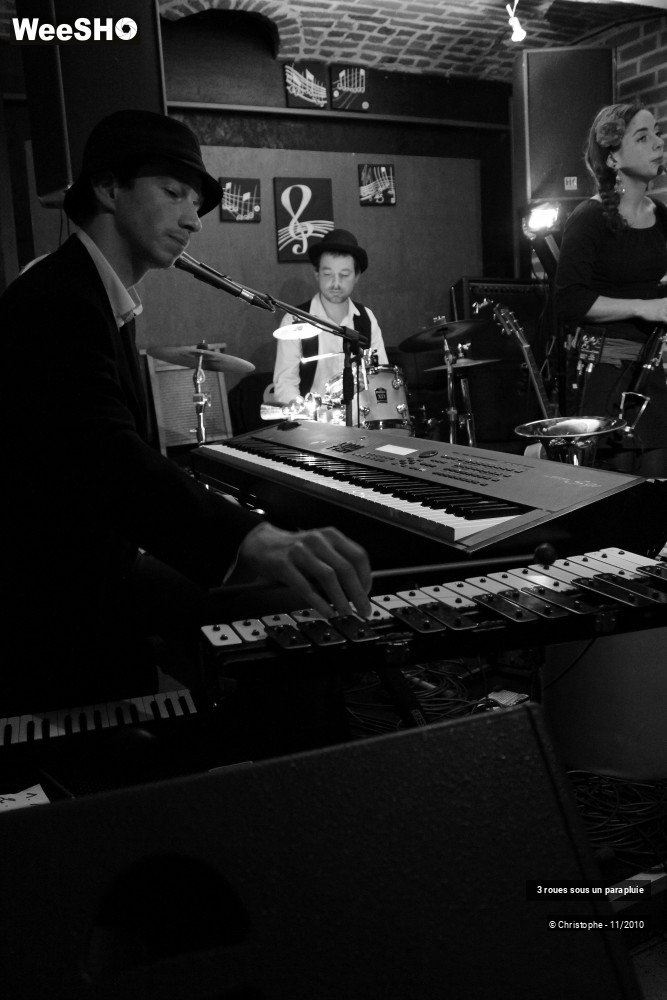 36/43 photos du spectacle 3 roues sous un parapluie