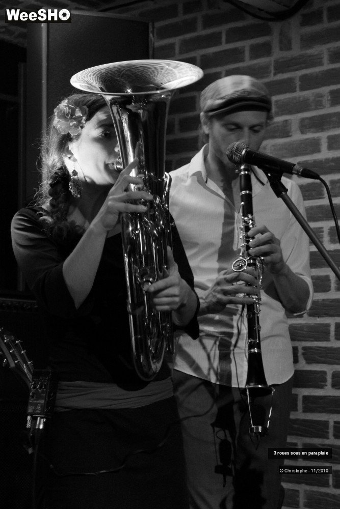 43/43 photos du spectacle 3 roues sous un parapluie