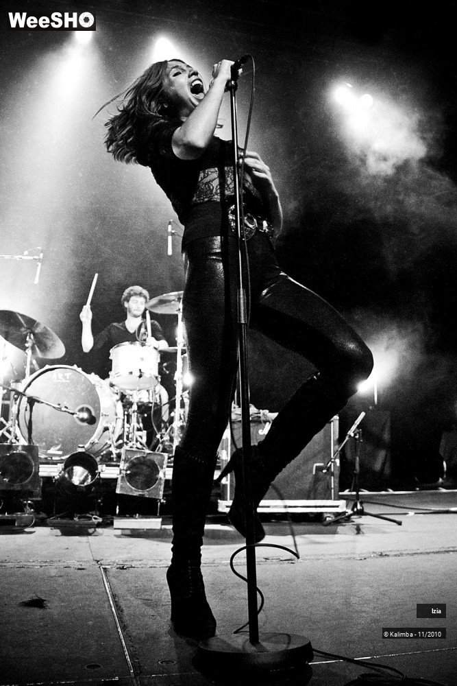 6/33 photos du spectacle Izia