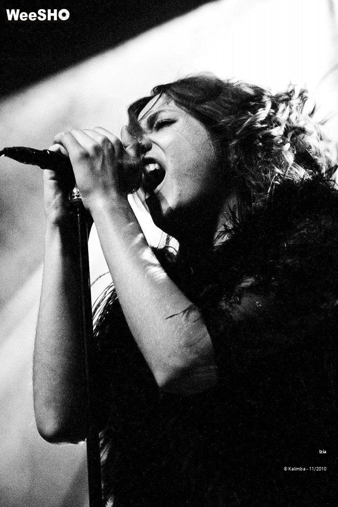 9/33 photos du spectacle Izia