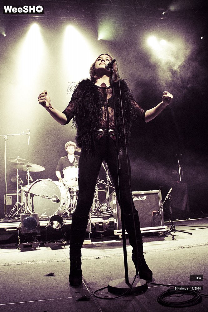 10/33 photos du spectacle Izia