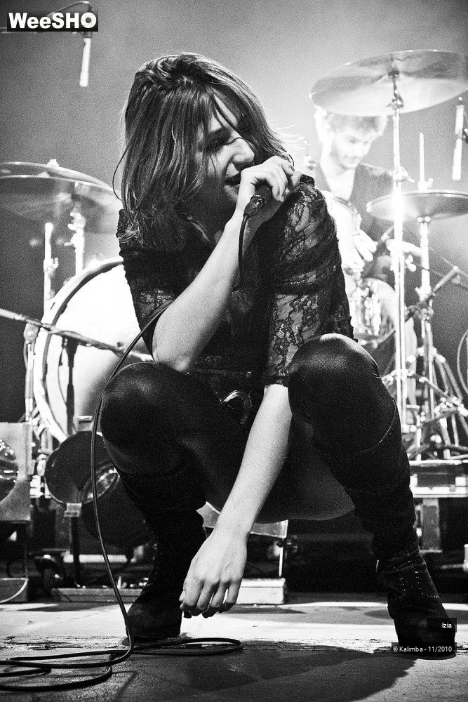 14/33 photos du spectacle Izia