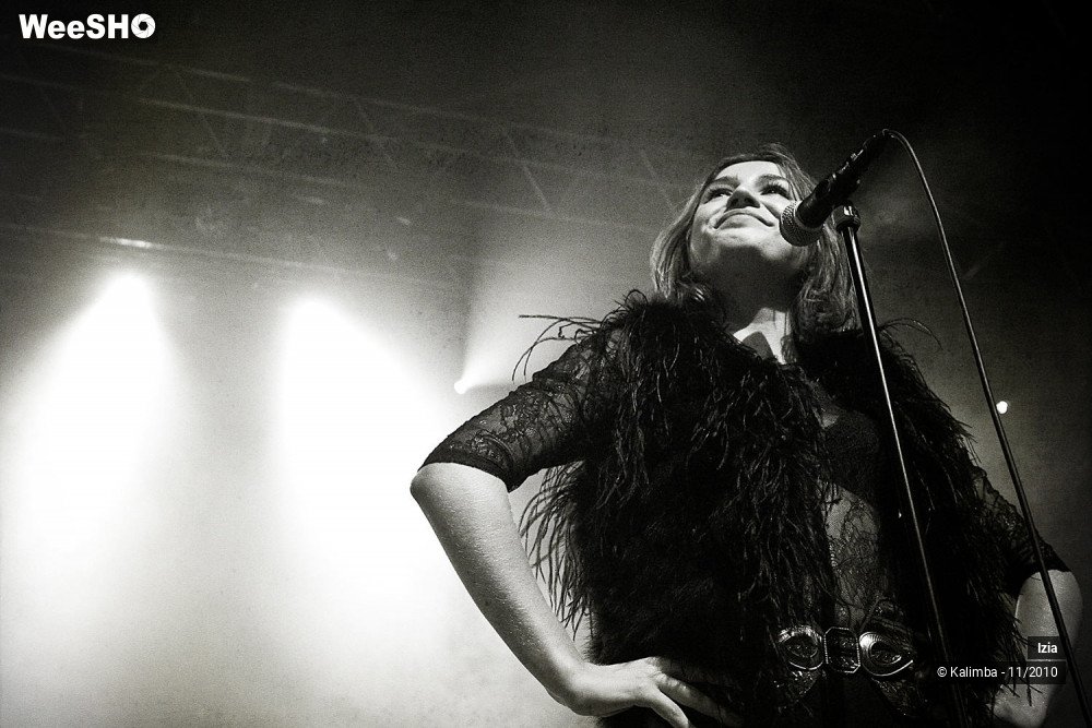 23/33 photos du spectacle Izia