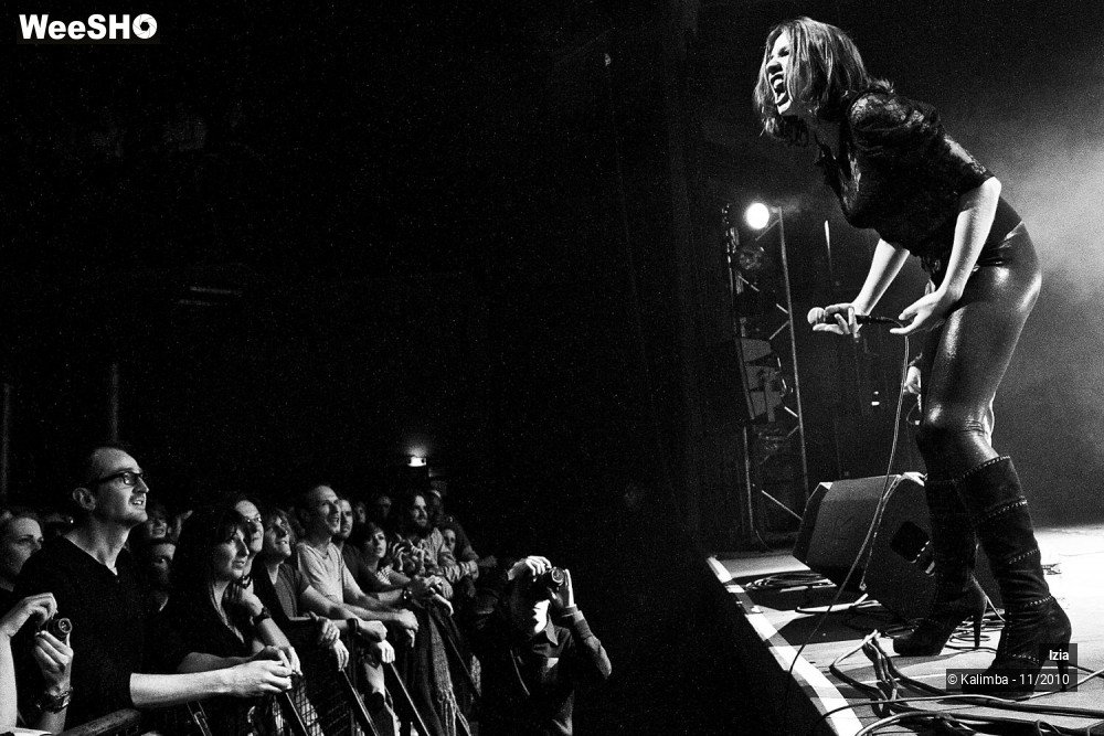 25/33 photos du spectacle Izia