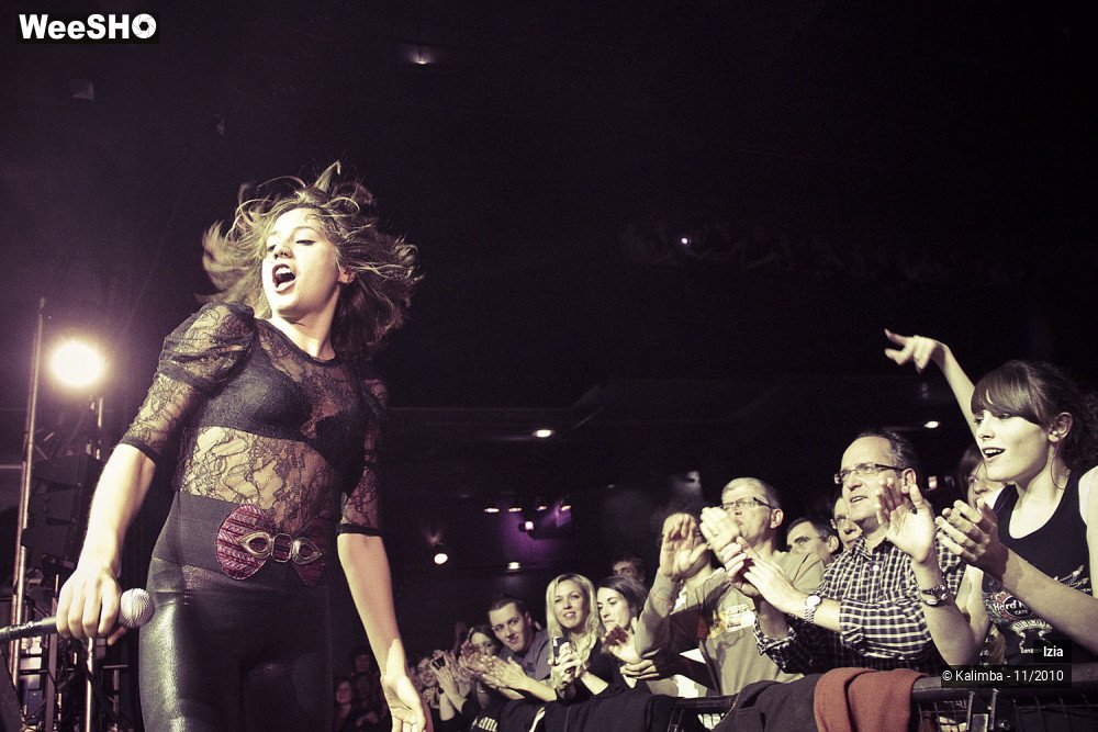 27/33 photos du spectacle Izia