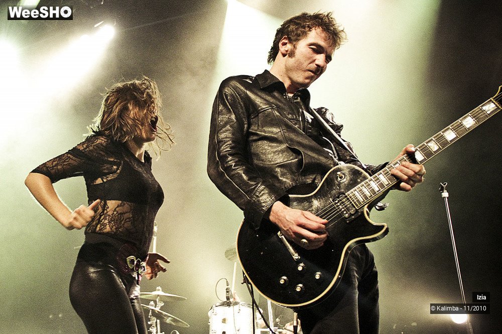 28/33 photos du spectacle Izia