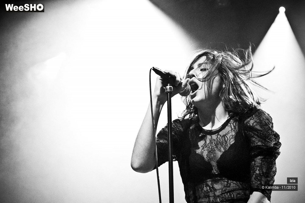 29/33 photos du spectacle Izia