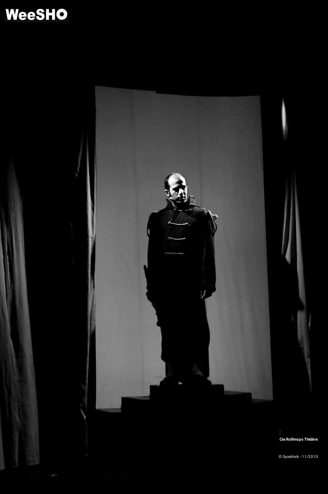 15/27 photos du spectacle Mystero Buffo