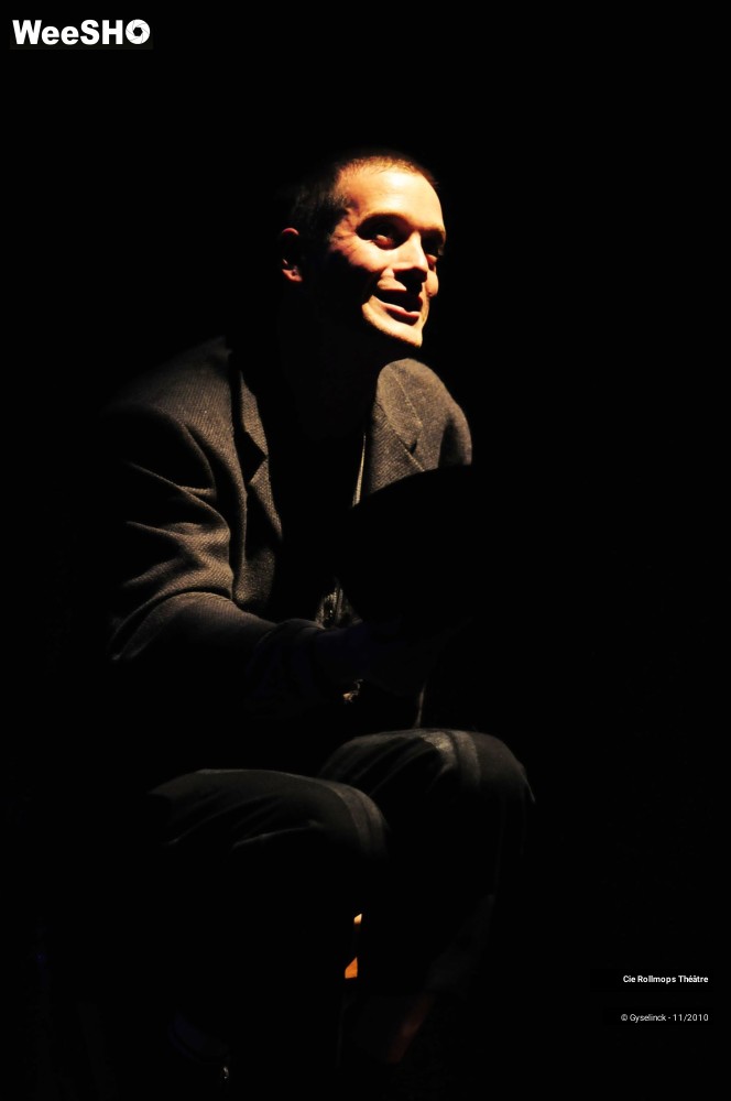 16/27 photos du spectacle Mystero Buffo