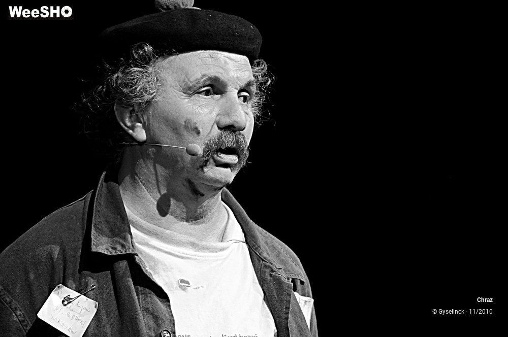 15/23 photos du spectacle 2036, le fond populaire