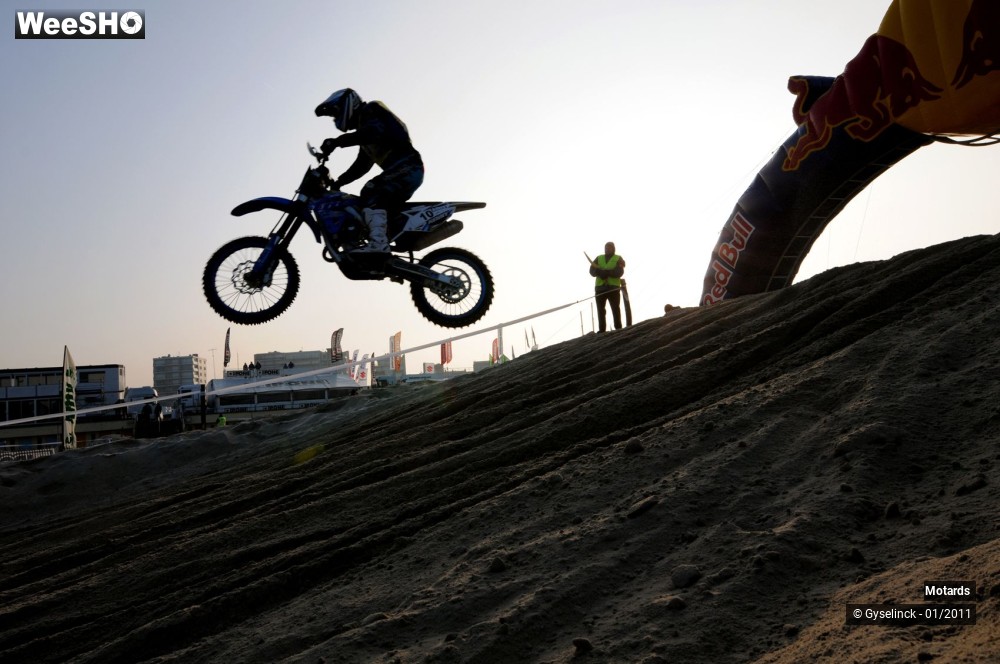 6/44 photos du spectacle Enduropale 2011