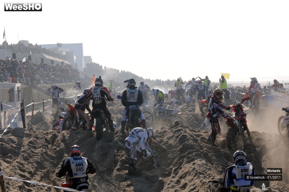 9/44 photos du spectacle Enduropale 2011