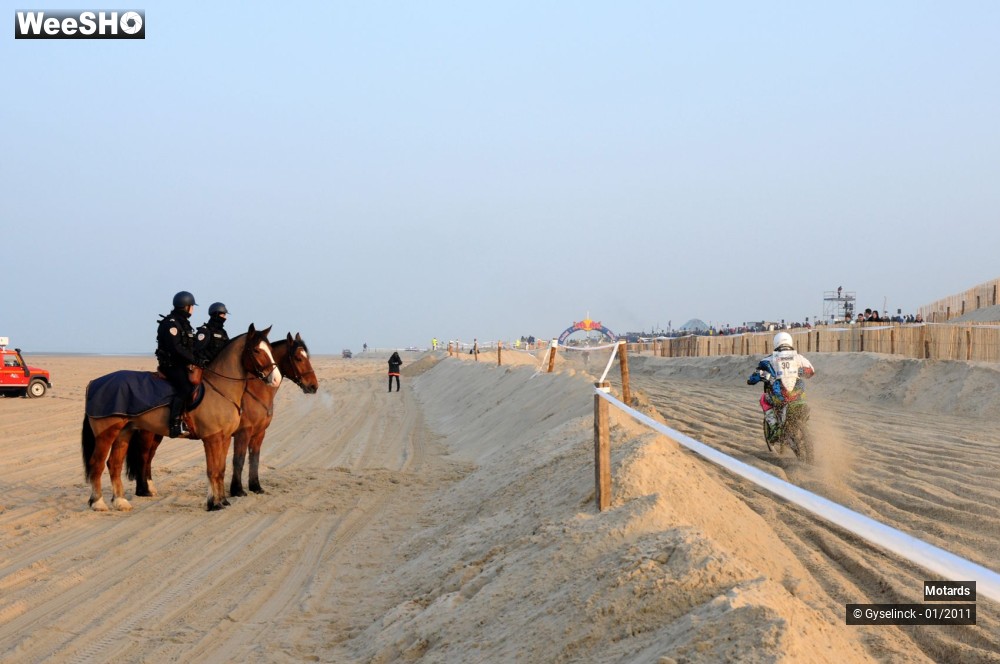 12/44 photos du spectacle Enduropale 2011