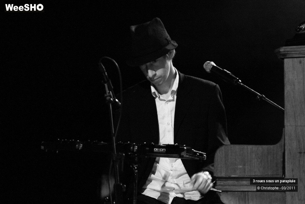 7/31 photos du spectacle 3 roues sous un parapluie