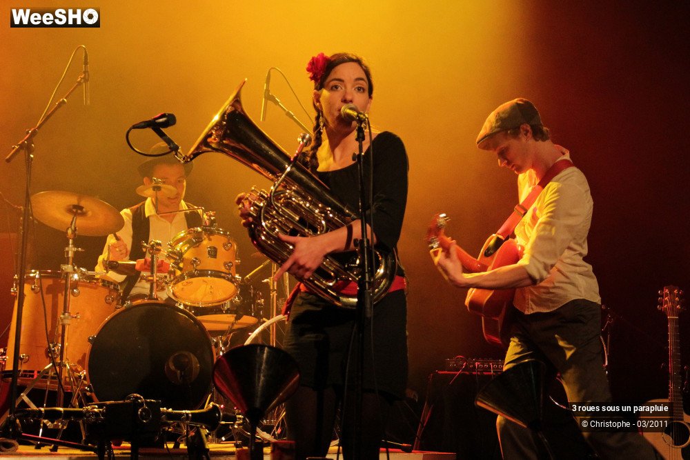 12/31 photos du spectacle 3 roues sous un parapluie