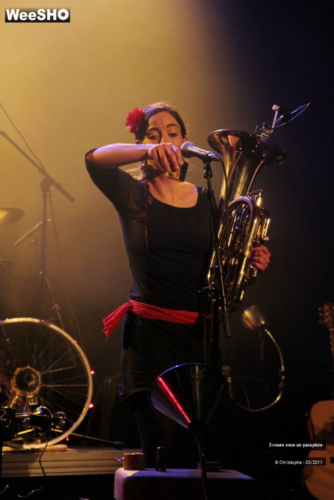 15/31 photos du spectacle 3 roues sous un parapluie