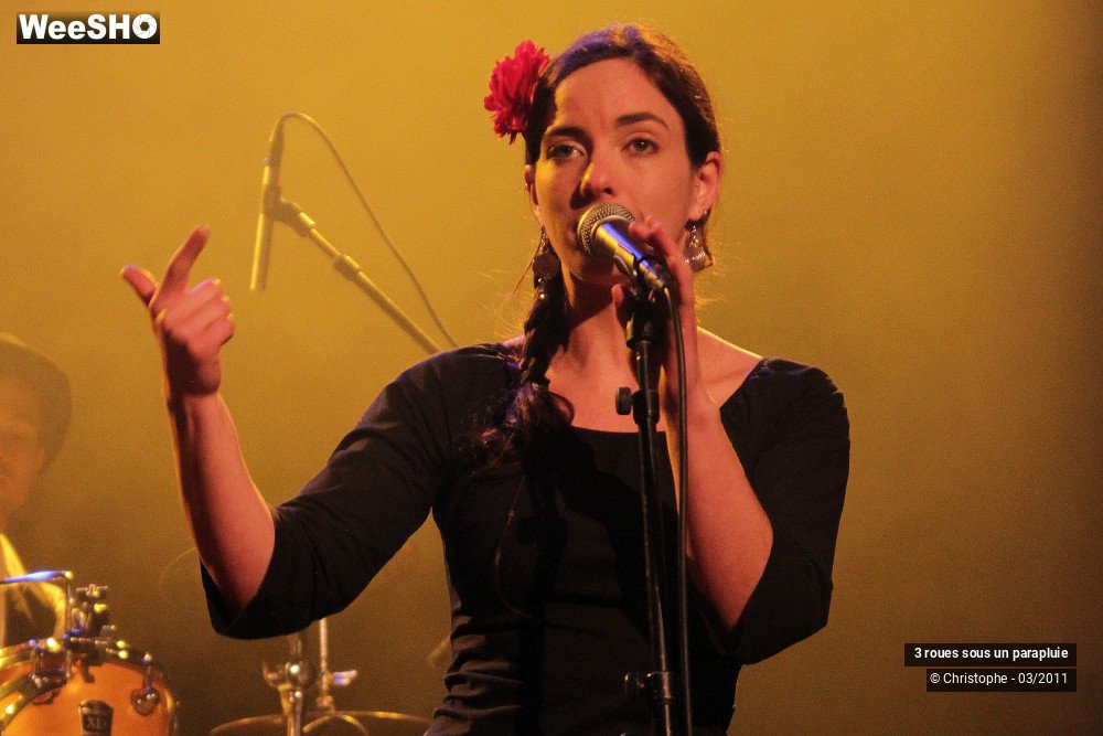 16/31 photos du spectacle 3 roues sous un parapluie