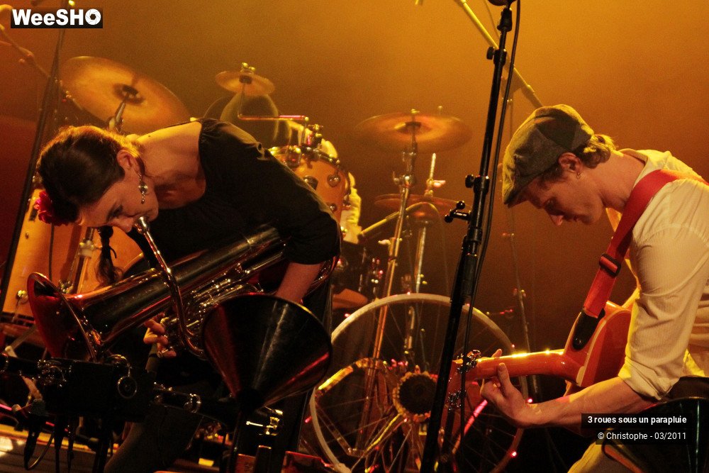 20/31 photos du spectacle 3 roues sous un parapluie