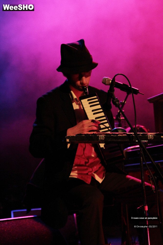 22/31 photos du spectacle 3 roues sous un parapluie