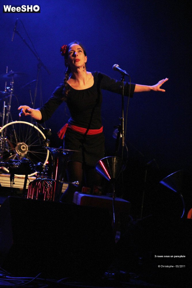 24/31 photos du spectacle 3 roues sous un parapluie