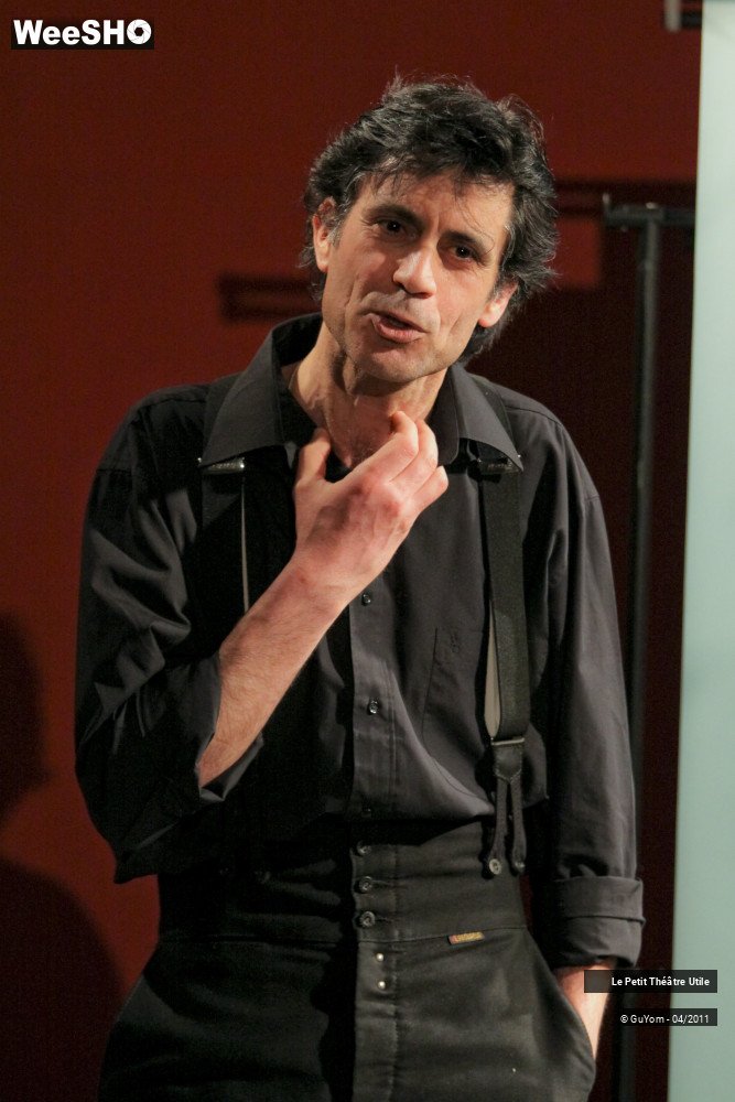 5/42 photos du spectacle La  Complainte du Bouc Emissaire