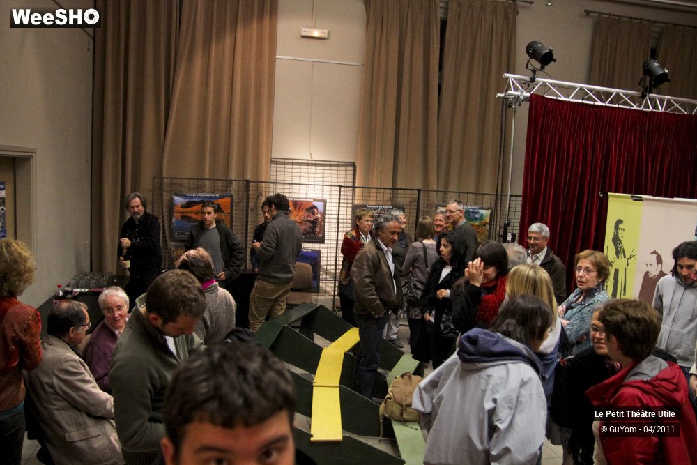 8/42 photos du spectacle La  Complainte du Bouc Emissaire