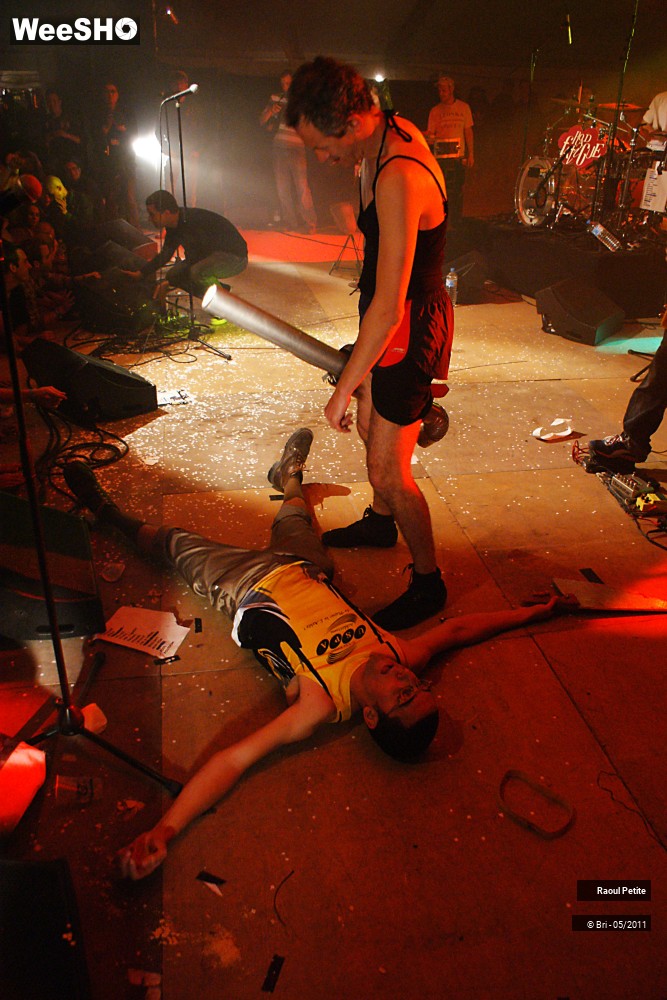 24/50 photos du spectacle Raoul Petite