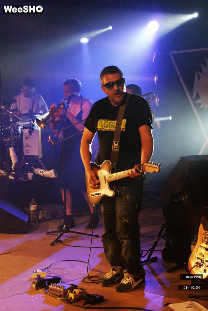 27/50 photos du spectacle Raoul Petite