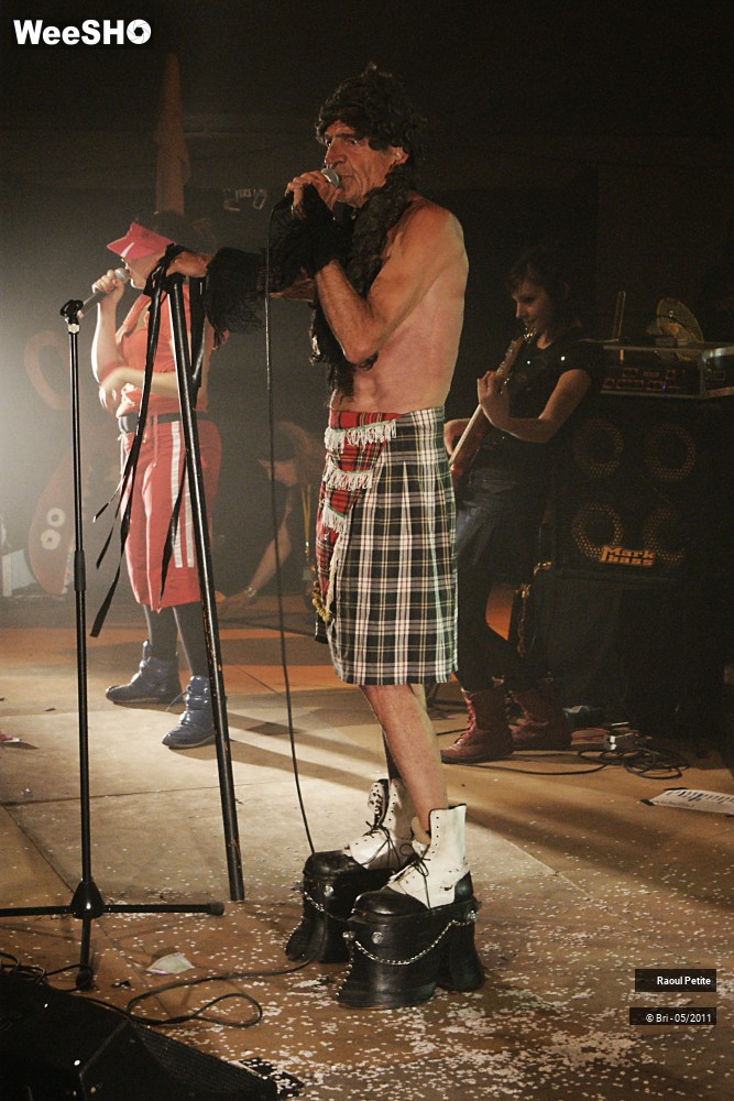 30/50 photos du spectacle Raoul Petite