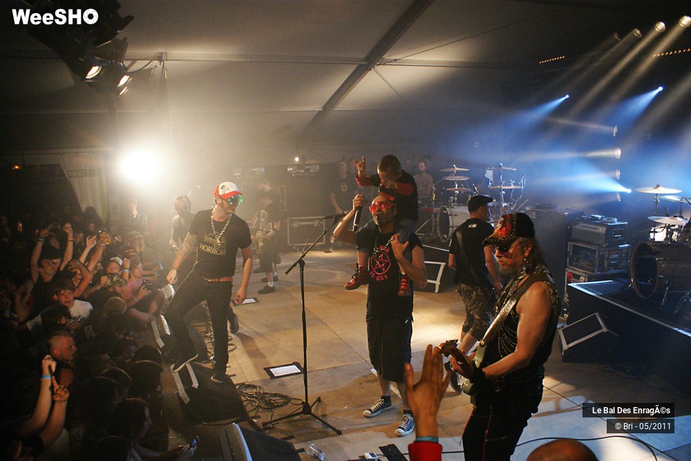 31/50 photos du spectacle Le Bal des Enragés