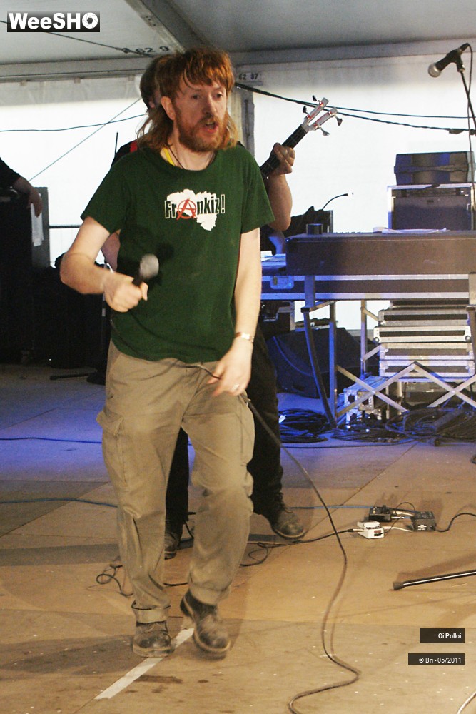 11/33 photos du spectacle Oi Polloi