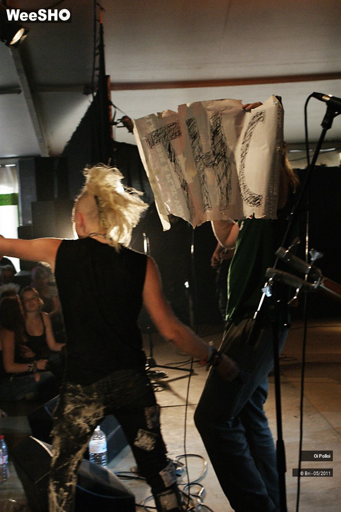 20/33 photos du spectacle Oi Polloi