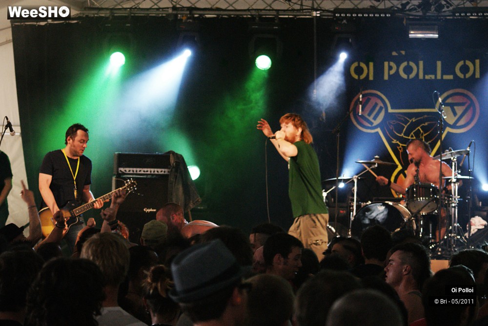 27/33 photos du spectacle Oi Polloi