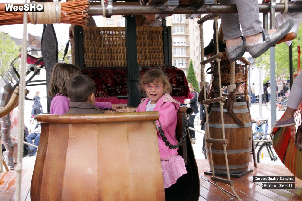 14/27 photos du spectacle Le Petit Manège