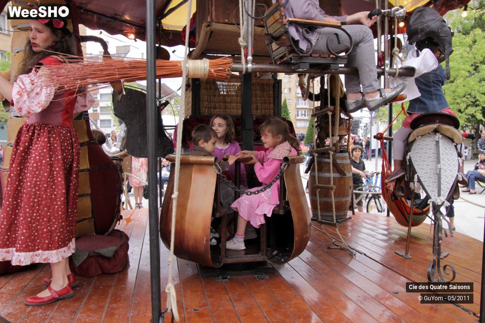 18/27 photos du spectacle Le Petit Manège