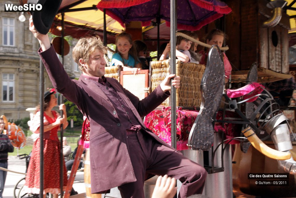 19/27 photos du spectacle Le Petit Manège