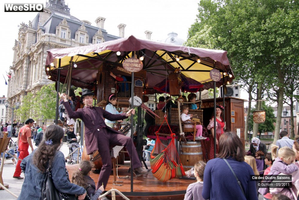 21/27 photos du spectacle Le Petit Manège