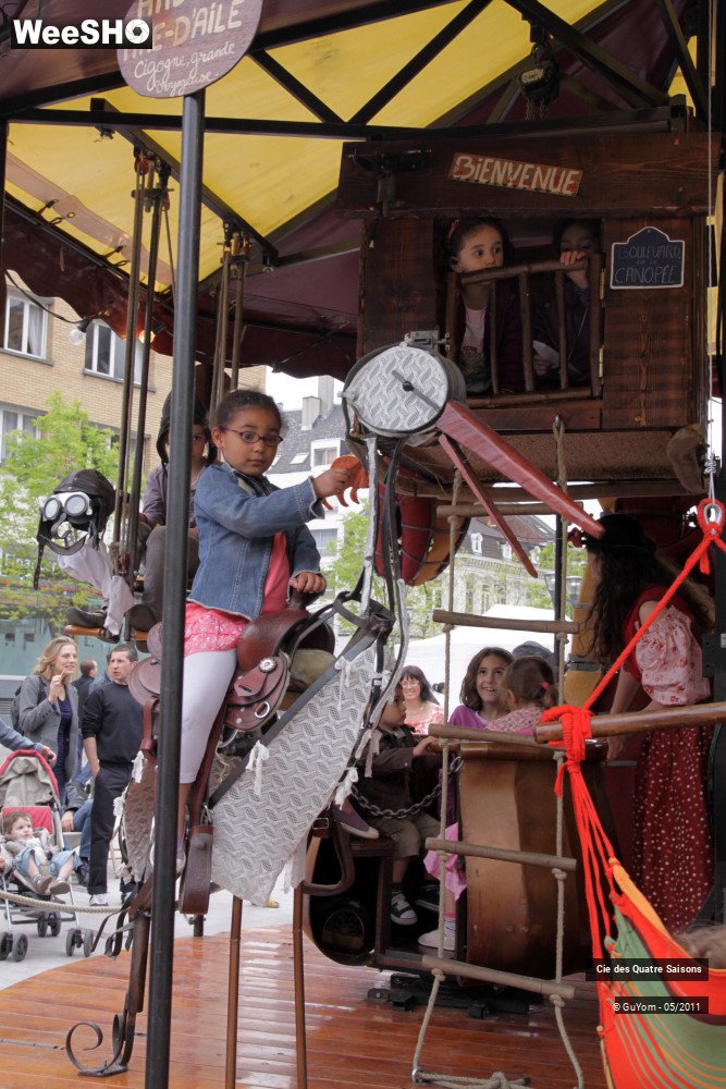 24/27 photos du spectacle Le Petit Manège