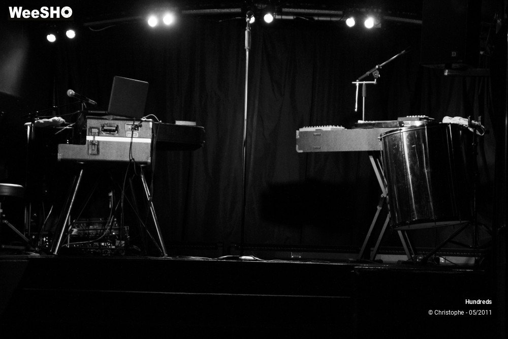 16/25 photos du spectacle Hundreds