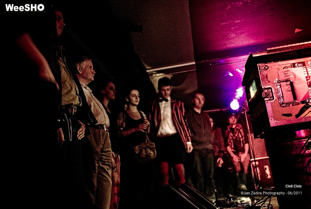 2/16 photos du spectacle Civil Civic