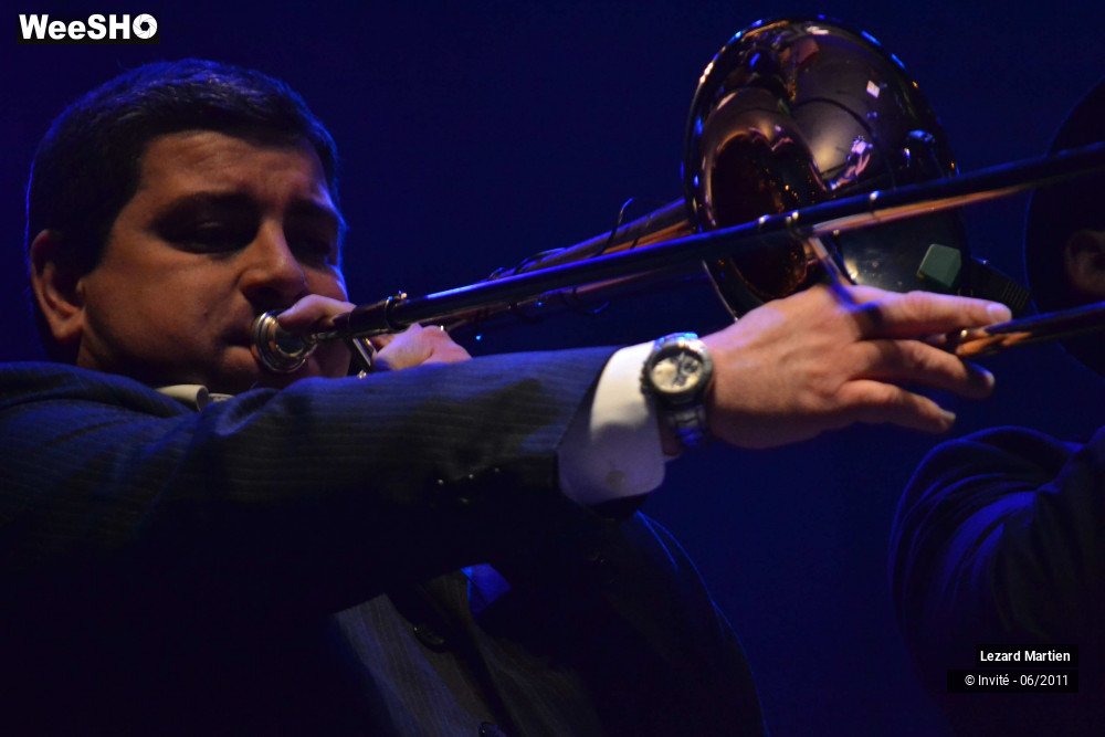 20/49 photos du spectacle Lezarmonic