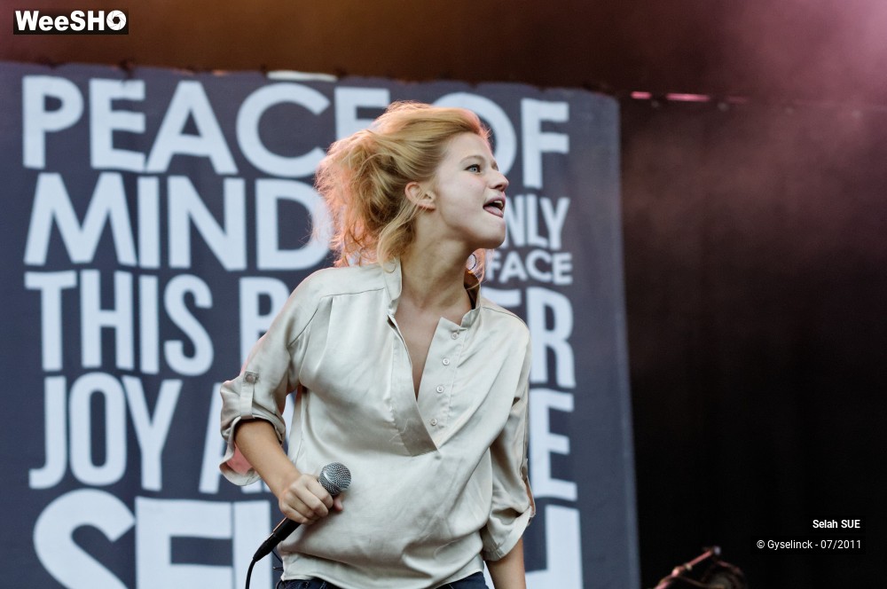 3/44 photos du spectacle Selah SUE