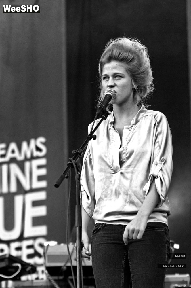 9/44 photos du spectacle Selah SUE