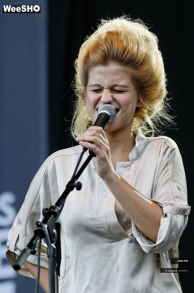 10/44 photos du spectacle Selah SUE