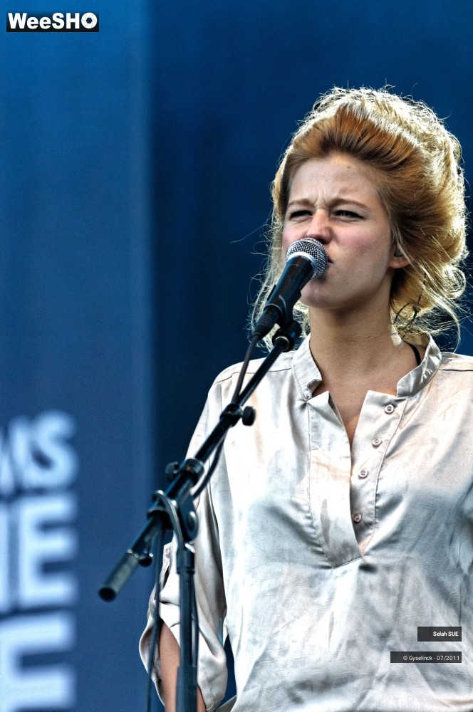 17/44 photos du spectacle Selah SUE