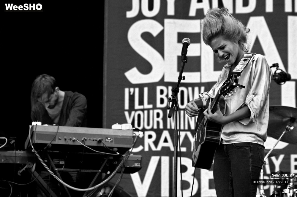 27/44 photos du spectacle Selah SUE