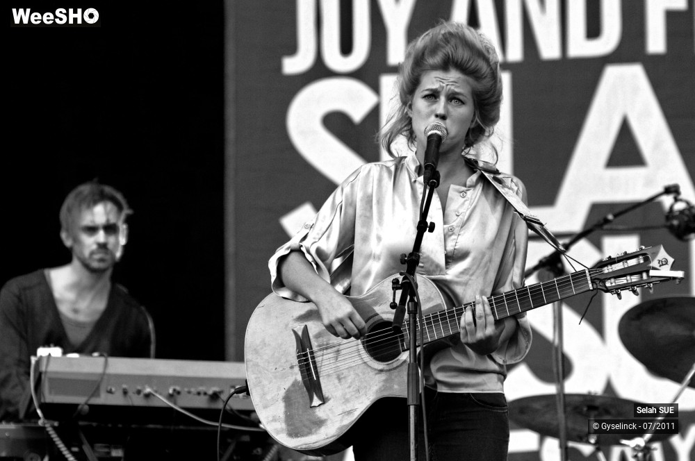 30/44 photos du spectacle Selah SUE