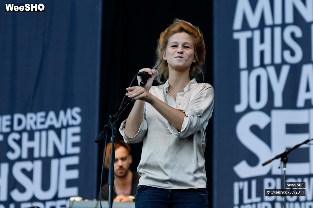 35/44 photos du spectacle Selah SUE