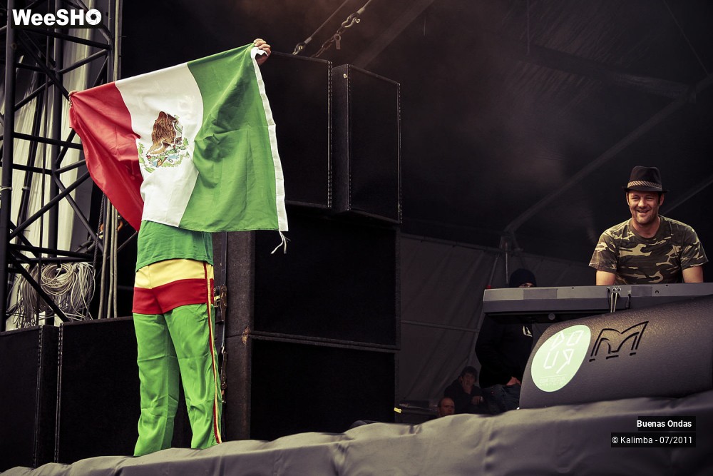 14/19 photos du spectacle Buenas Ondas